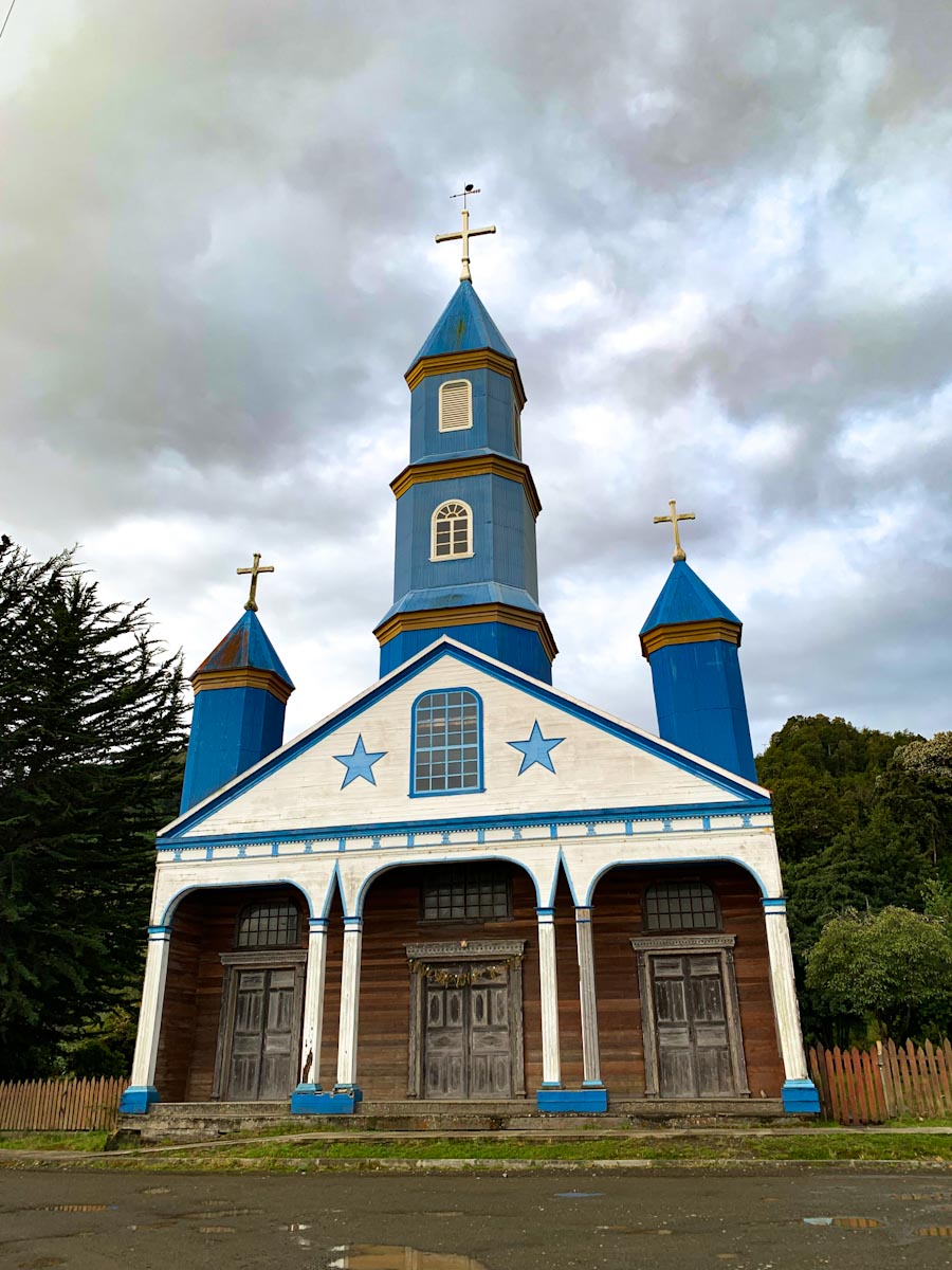 Церковь на острове Чилоэ в Тенауне