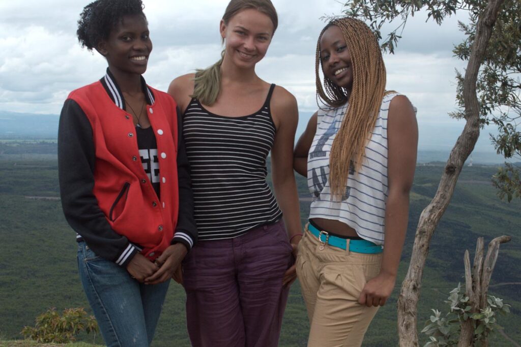Фотография с двумя кенийскими женщинами
