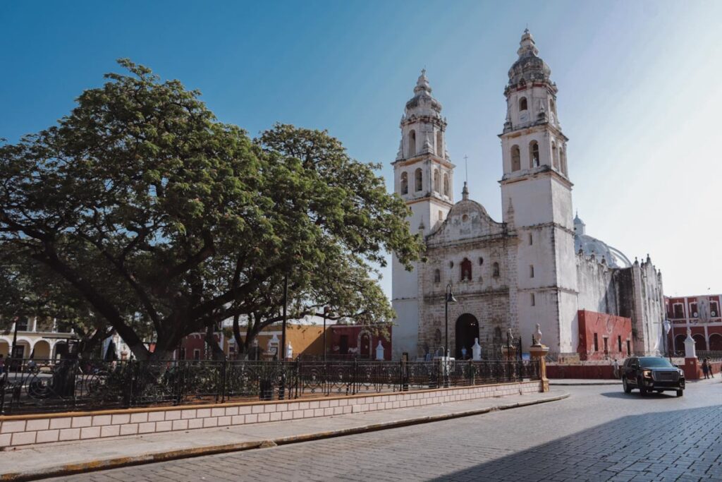 Центральная площадь Кампече — путешествие по Мексике на машине
