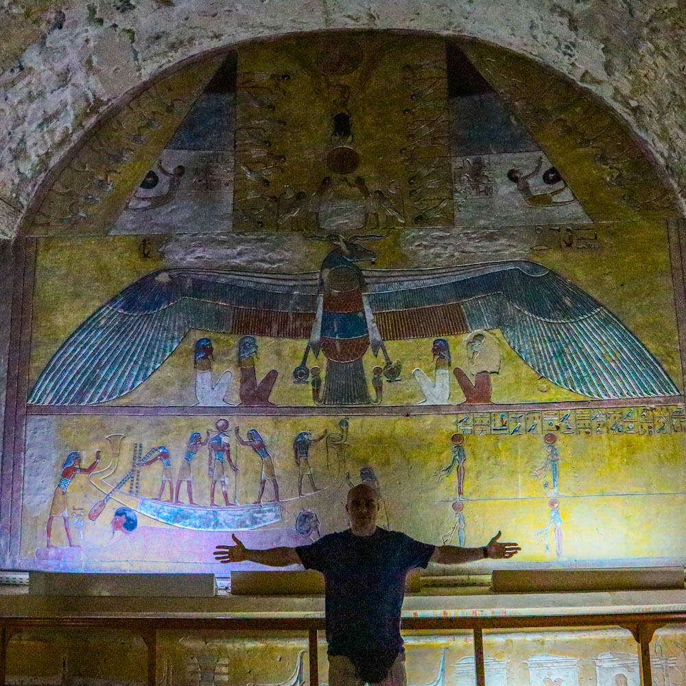 Росписи стен гробницы правителя в Луксоре