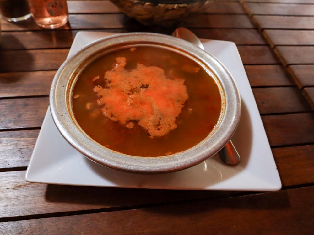 Тарелка красного супа
