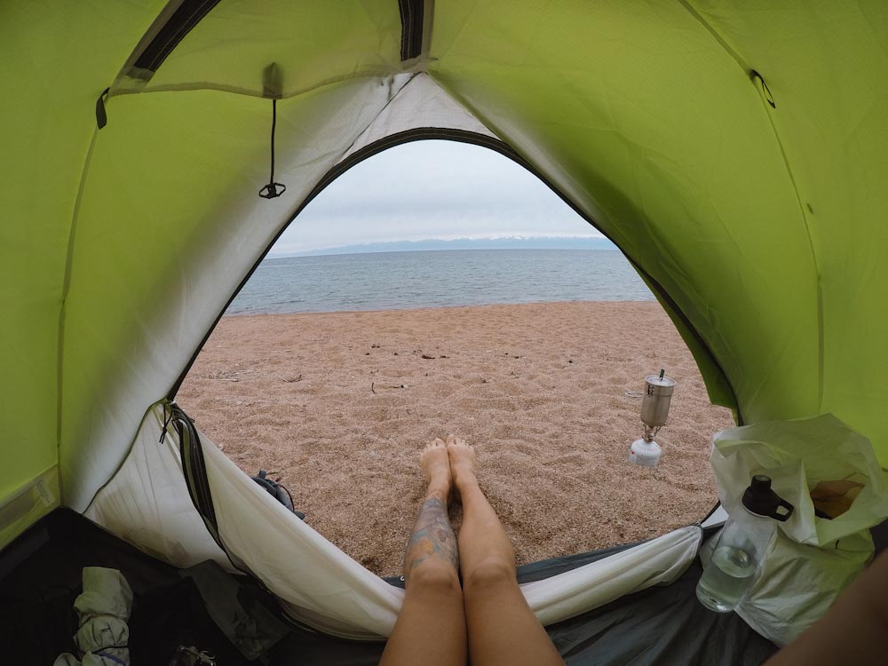 Вид из палатки на озеро Иссык-Куль