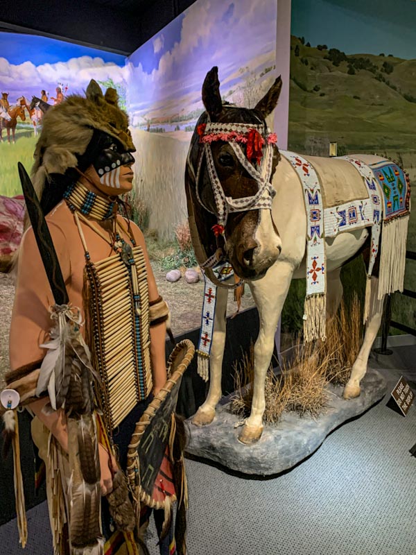 Экспонат в музее коренный американцев Южная Дакота 