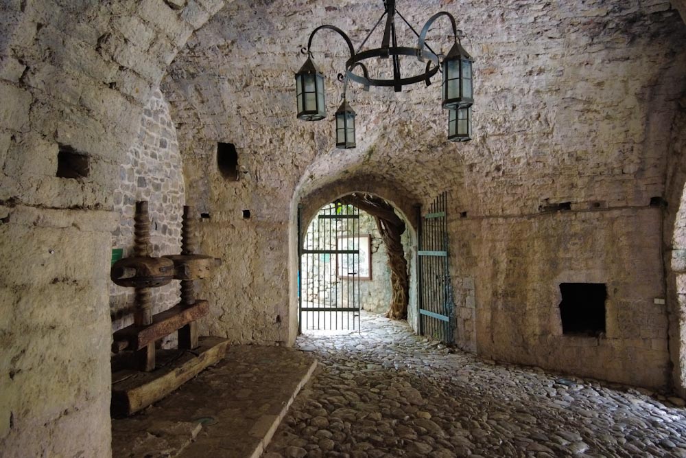 Вход в крепость Старый Бар