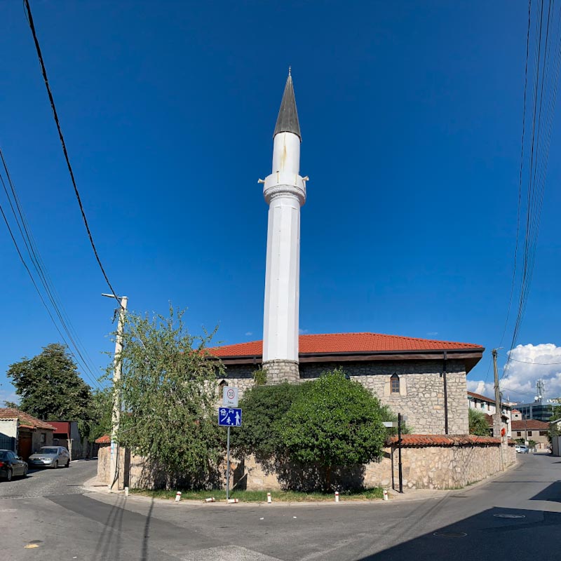 Мечеть на перекрестке дорог